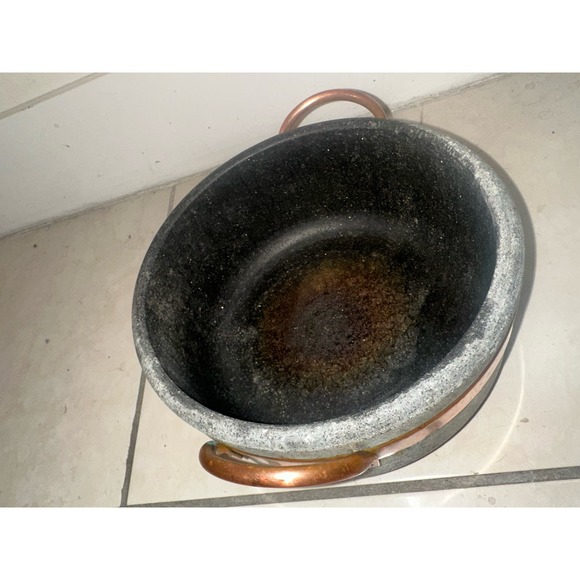 Naturstone Brazilian Soapstone pot‎ Large Copper Handle Band - Picture 8 of 9